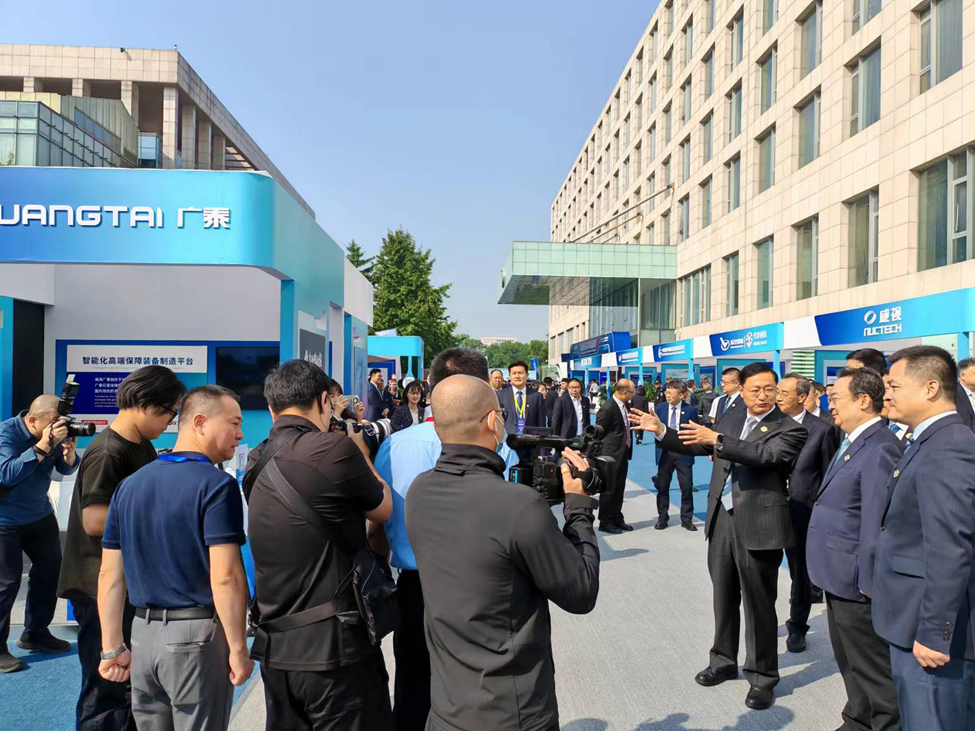 �����г����г����񺽾ָ��ֳ��������׶��������Ŷ��³����������׶����������ܾ���������,�������ܲ��Ʒ�,�׶��������Ÿ�������3.jpg